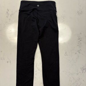 Women black lululemon  Leggings inseam 21”